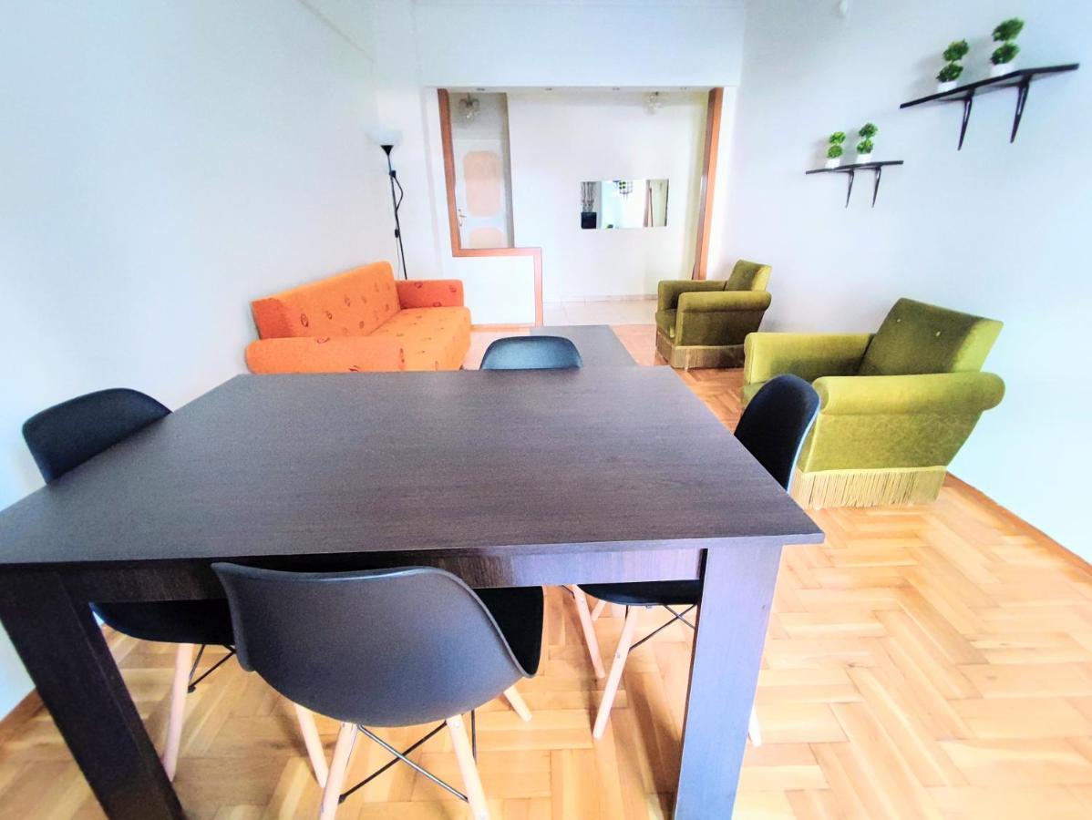 3br Spacious Center Apartment